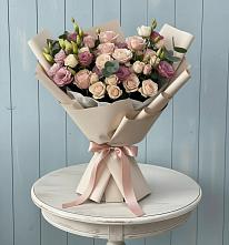 Букет цветов из:  Розы и Лизиантусы в Шлиссельбурге