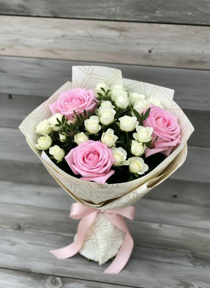 Букет цветов из: Розы в Шлиссельбурге