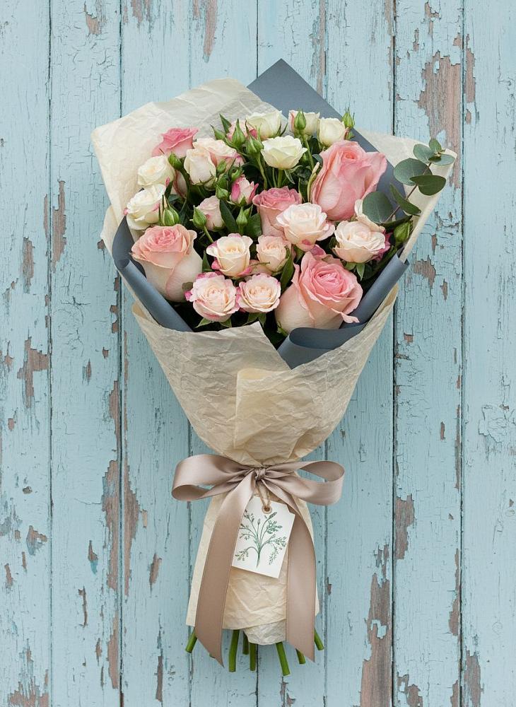 Букет цветов из: Розы в Шлиссельбурге