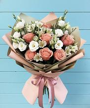 Букет цветов из:  Розы, Альстромерии и Лизиантусы в Шлиссельбурге