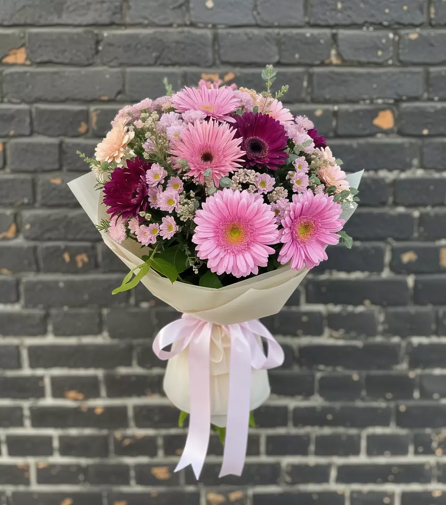 Букет цветов из: Герберы и Хризантемы в Шлиссельбурге