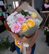 Букет цветов из:  Герберы, Розы и Хризантемы в Шлиссельбурге