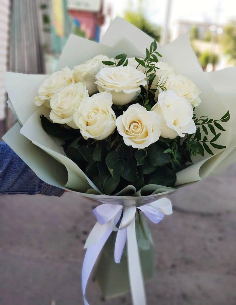 Букет Белые розы Проуд в Шлиссельбурге