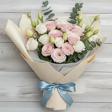 Букет цветов из:  Лизиантусы в Шлиссельбурге