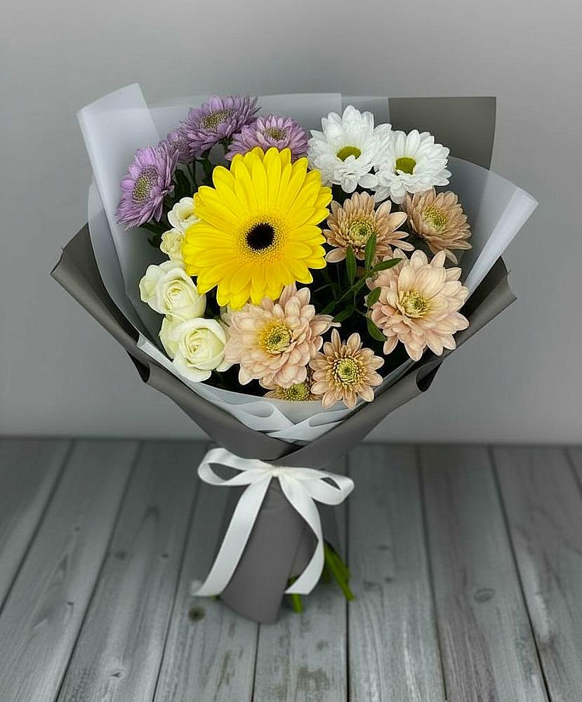 Букет цветов из: Розы, Герберы и Хризантемы в Шлиссельбурге