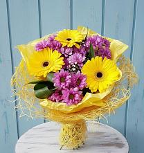 Букет цветов из:  Хризантемы и Герберы в Шлиссельбурге