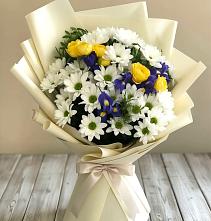 Букет цветов из:  Ирисы, Хризантемы и Розы #REPLACE_PRED# Шлиссельбурге