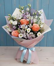 Букет цветов из:  Лизиантусы, Розы, Альстромерии и Гипсофила в Шлиссельбурге