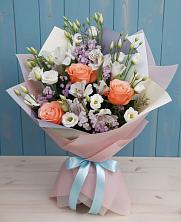 Букет цветов из:  Лизиантусы, Розы, Альстромерии и Гипсофила в Шлиссельбурге