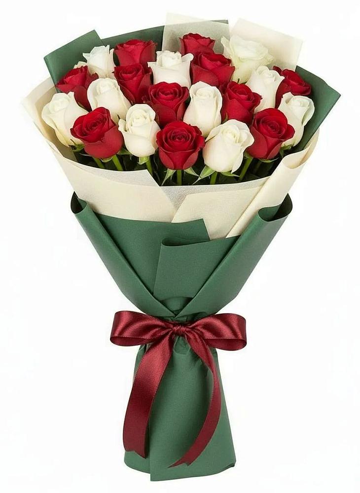 Букет Микс из красных и белых роз в Шлиссельбурге