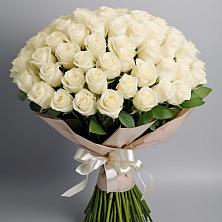 Букет 101 беля роза Белоснежка в Шлиссельбурге