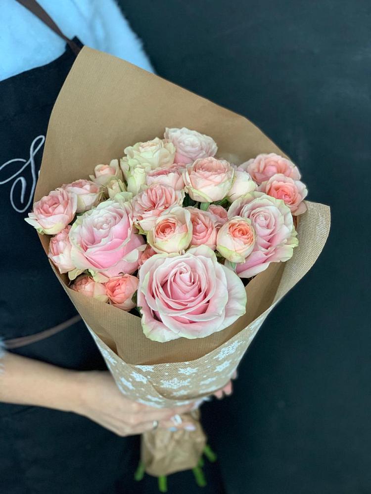 Букет цветов из: Хризантемы и Розы в Шлиссельбурге