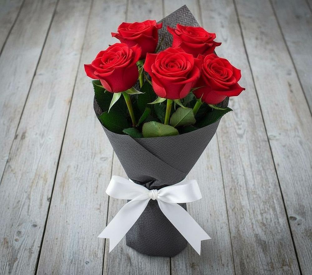 Букет 5 Красных роз Эдлесс Лав в Шлиссельбурге