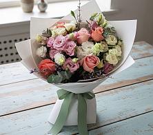 Букет цветов из:  Розы, Лизиантусы и Гвоздики в Шлиссельбурге