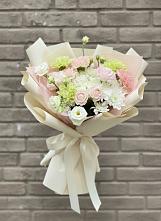 Букет цветов из:  Гвоздики, Розы, Лизиантусы и Хризантемы #REPLACE_PRED# Шлиссельбурге