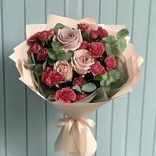 Букет цветов из:  Гвоздики и Розы в Шлиссельбурге
