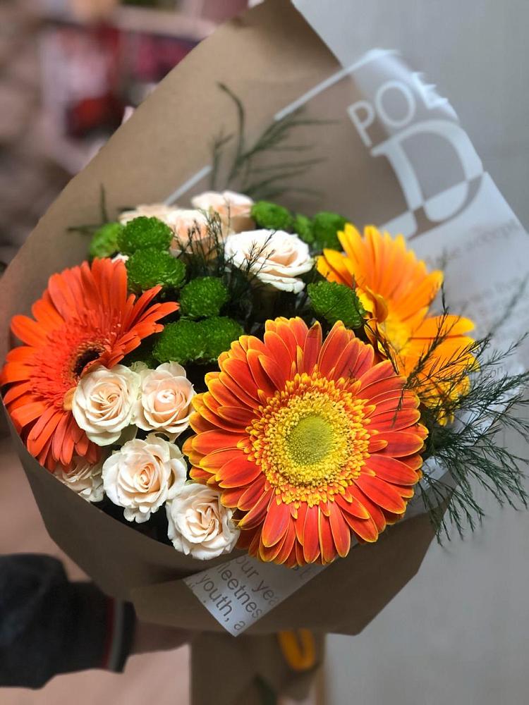Букет цветов из: Герберы, Хризантемы и Розы в Шлиссельбурге