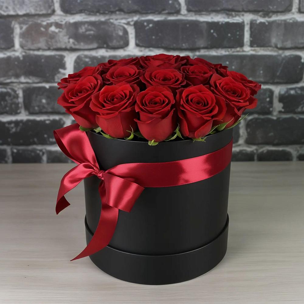 Цветочная композиция из Розы в шляпной коробке в Шлиссельбурге