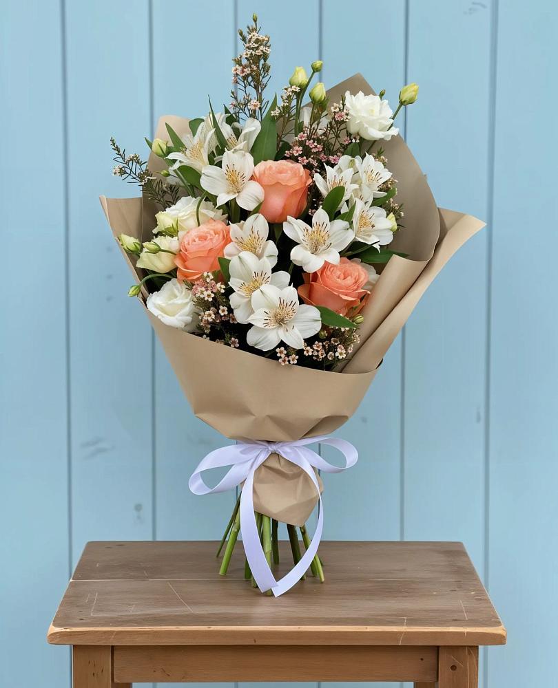 Букет цветов из: Альстромерии, Лизиантусы, Розы и Хризантемы в Шлиссельбурге