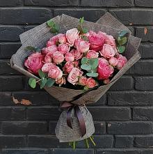 Букет цветов из:  Розы в Шлиссельбурге