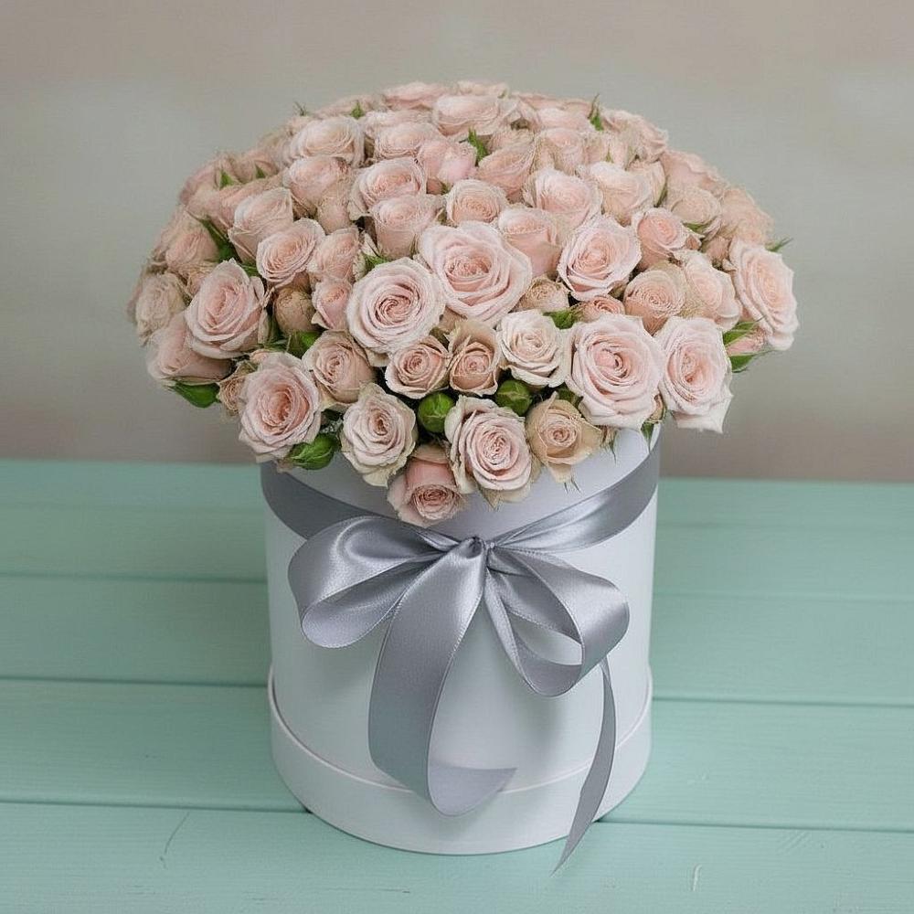 Цветочная композиция из Розы в шляпной коробке в Шлиссельбурге