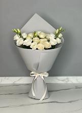 Букет цветов из:  Розы и Лизиантусы в Шлиссельбурге